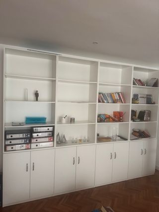 Estantería blanca modular