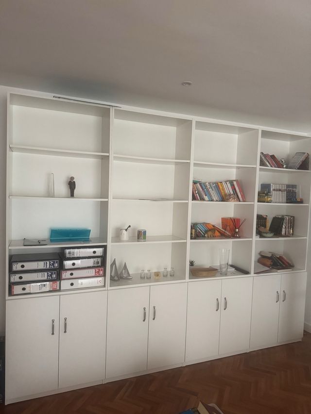 Estantería blanca modular