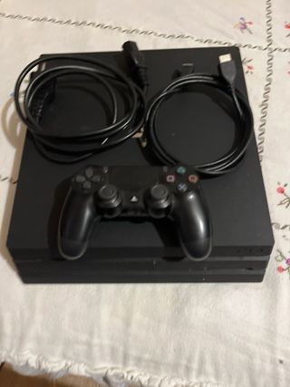 PS4 (PlayStation 4) Negra + Mando