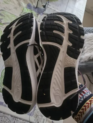 Scarpe da ginnastica nere ASICS usate 1 volta