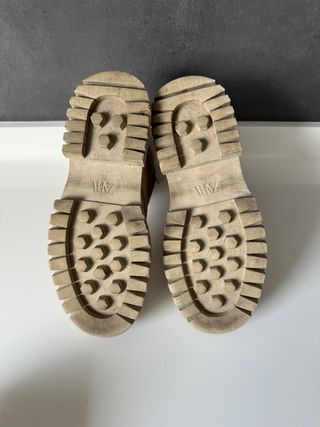 Botas de cordones beige de Zara. Talla 36