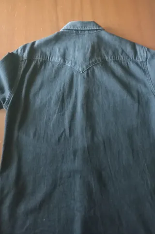 Camisa vaquera Levi's negra talla S.