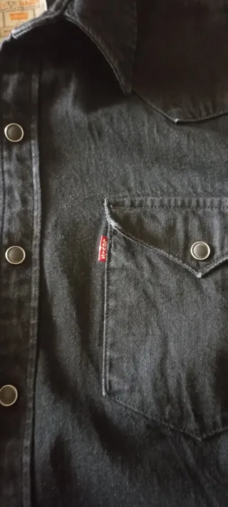 Camisa vaquera Levi's negra talla S.