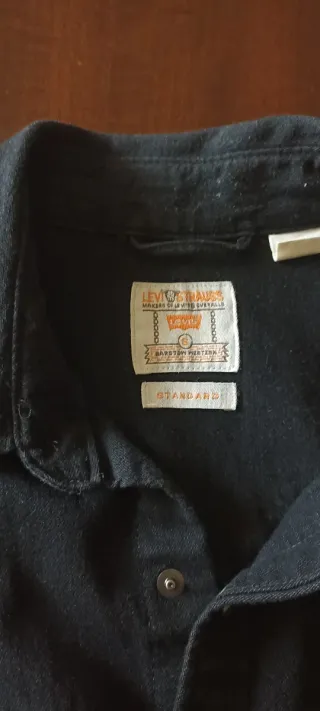 Camisa vaquera Levi's negra talla S.