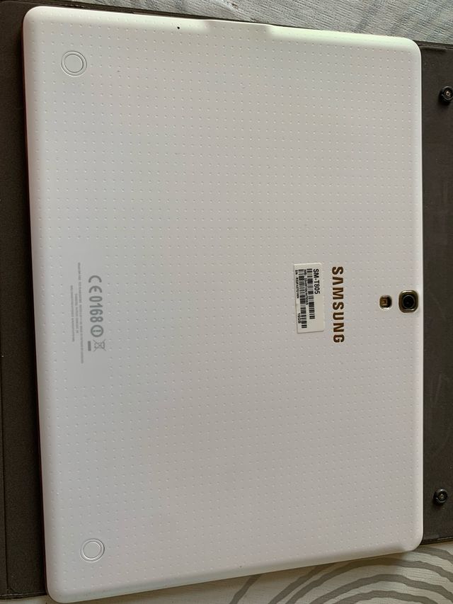 Tablet Samsung SM-T805 Blanco con custodia