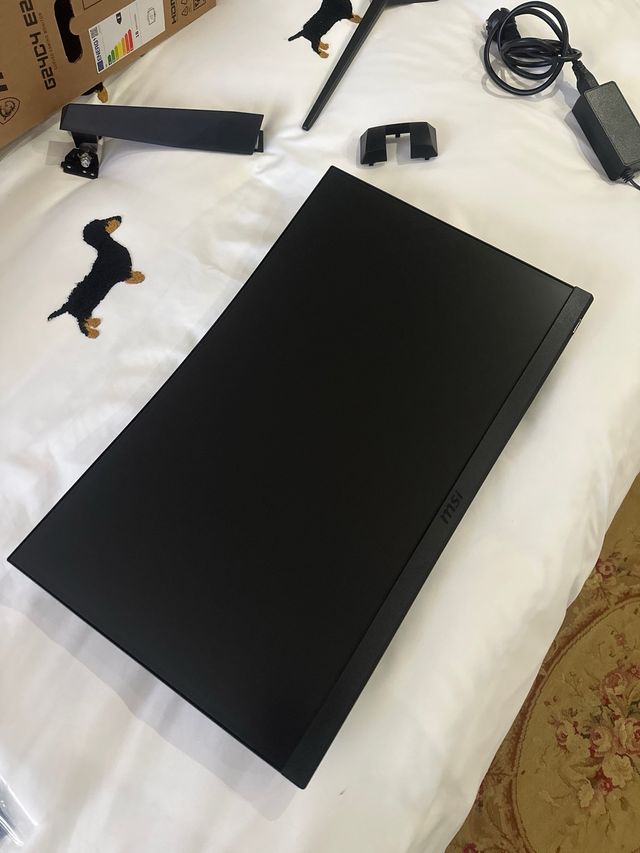 Monitor da gioco curvo MSI G24C4 E2 in perfette condizioni