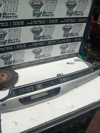 Rejilla A/A + Botón Emergencia Audi a4 b9 rs4 b9