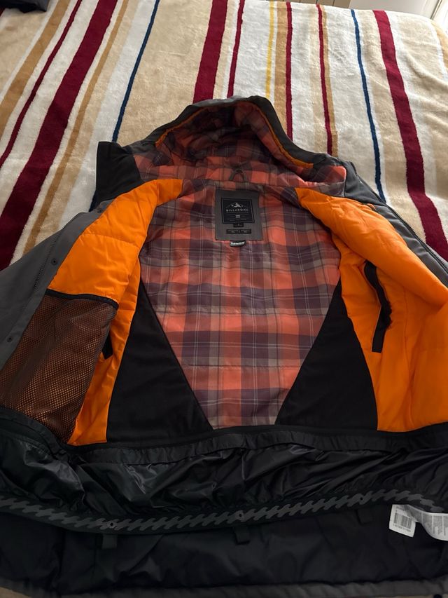 Abrigo Billabong Gris Talla S pero da talla