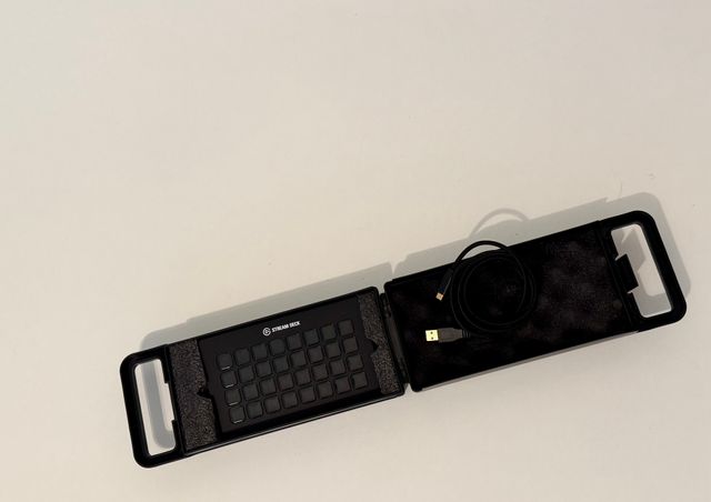 Elgato Stream Deck XL con custodia