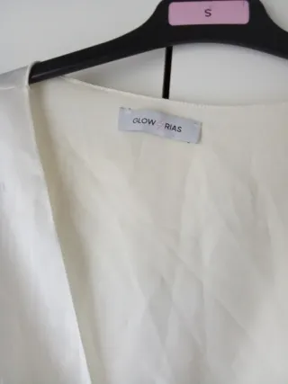 Blusa anudada manga acampanada