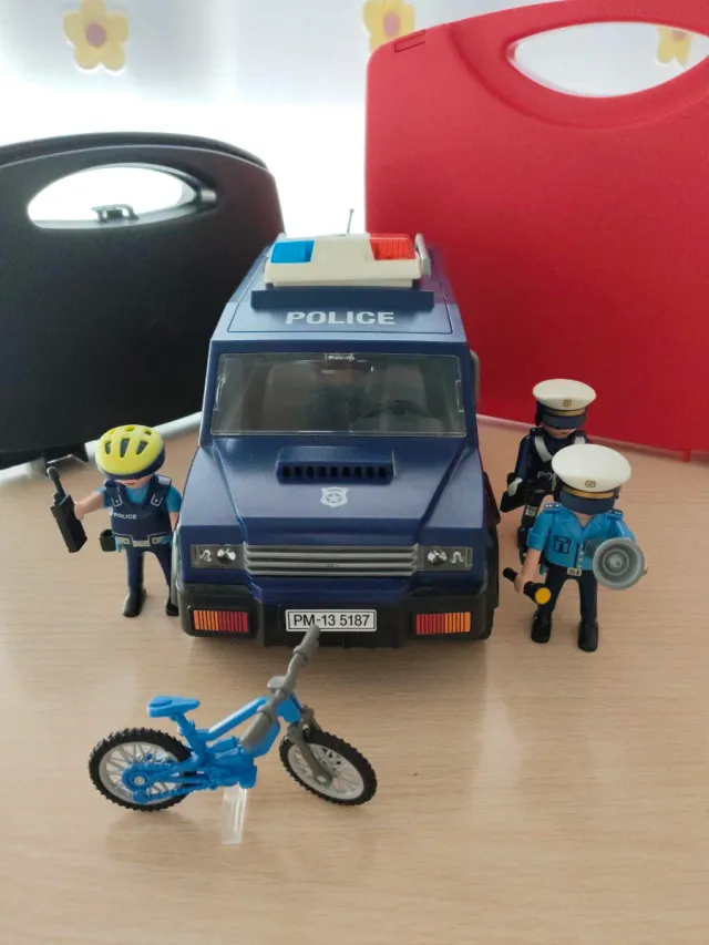 Coche Playmobil policía