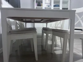 Mesa 180x74 y 6 Sillas Blancas