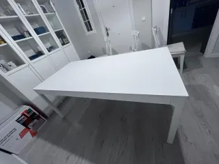 Mesa 180x74 y 6 Sillas Blancas