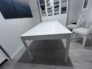Mesa 180x74 y 6 Sillas Blancas