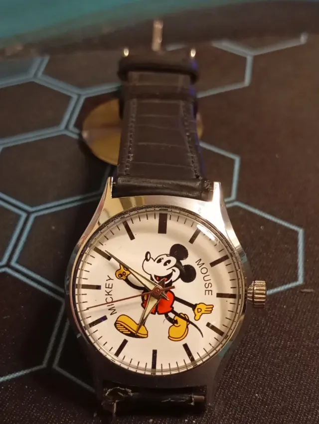 Reloj Mickey Mouse Cuerda Manual (No Funciona)
