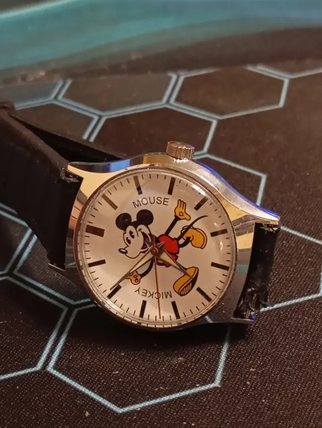 Reloj Mickey Mouse Cuerda Manual (No Funciona)