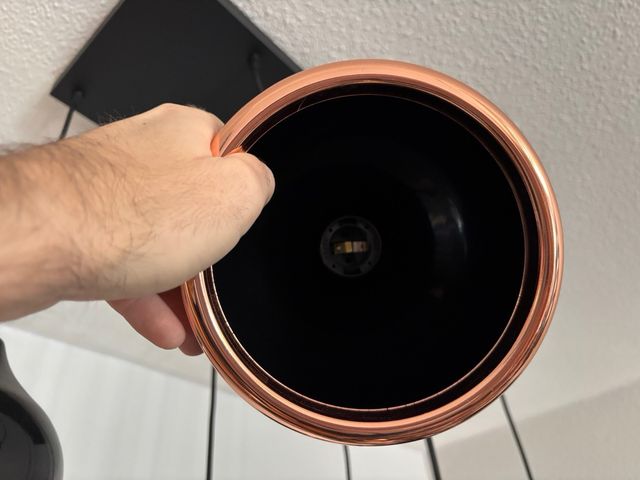 Lámpara colgante negra y dorada Yildo