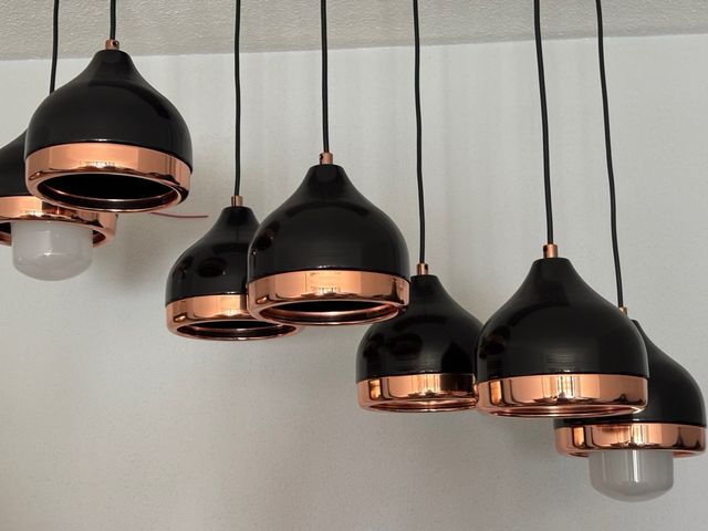 Lámpara colgante negra y dorada Yildo