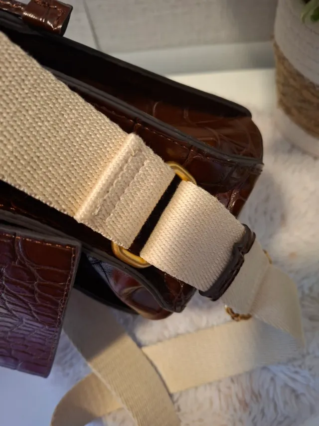 Bolsa Zara efeito couro crocodilo