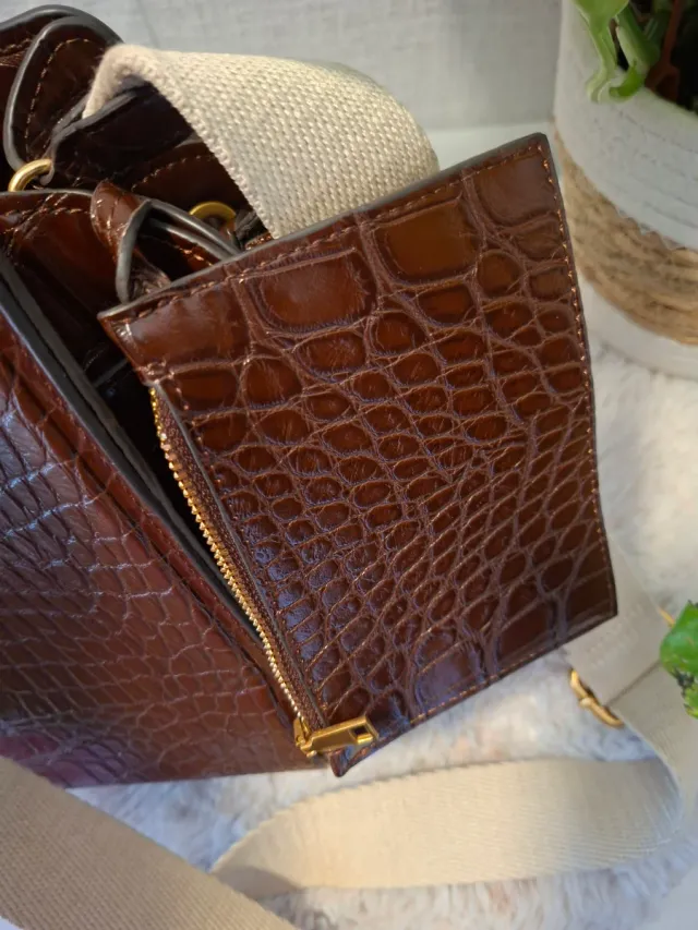 Bolsa Zara efeito couro crocodilo
