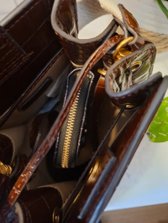 Bolsa Zara efeito couro crocodilo