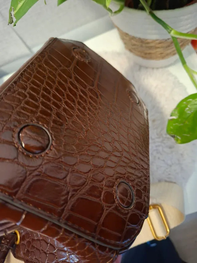 Bolsa Zara efeito couro crocodilo