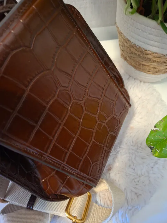 Bolsa Zara efeito couro crocodilo