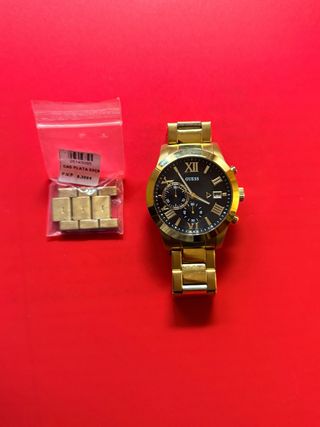 Reloj Guess Dorado y Negro