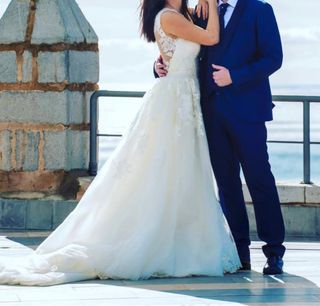 Traje de novio azul oscuro