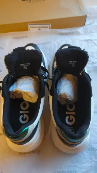 Zapatillas Gioseppo RAASDOR negras y blancas Mujer