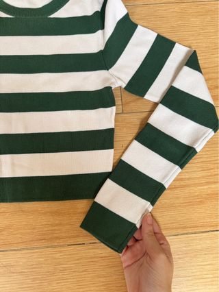Camiseta Zara Rayas Verde y Blanca