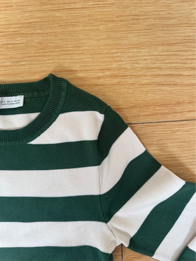 Camiseta Zara Rayas Verde y Blanca