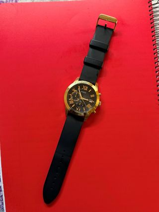 Reloj Guess Negro y Dorado