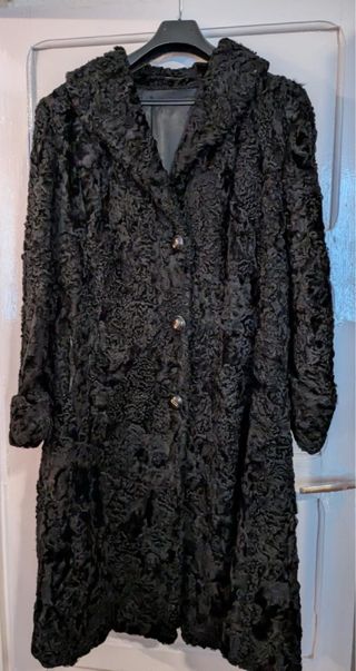 Abrigo de piel negro