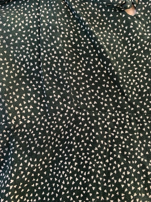 Vestido mini verde con estampado blanco