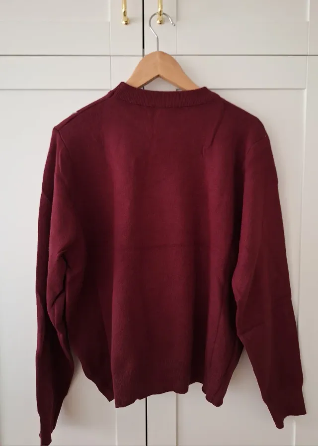 Jersey granate con bordado