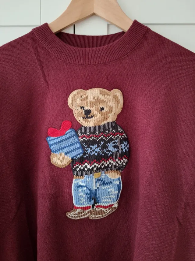 Jersey granate con bordado