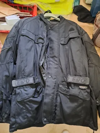 Chaqueta Moto Tres Cuartos Negra