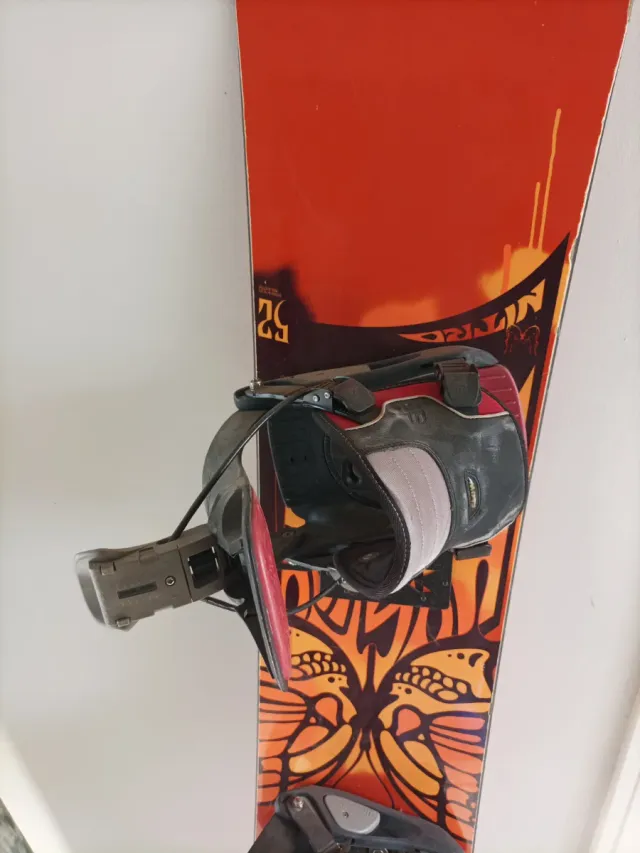 Tabla Snowboard Nitro 1.52 + Fijacione FLOW S
