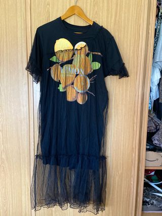 Vestido negro con estampado de limones