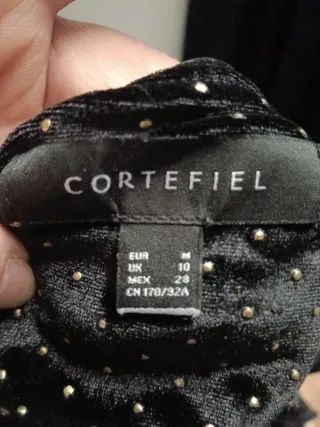 Vestido terciopelo adornos dorados