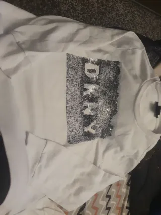 Sudadera DKNY con lentejuelas plateadas