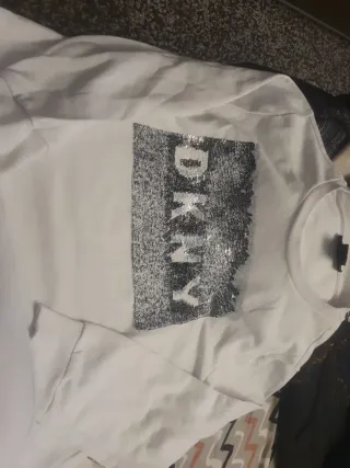 Sudadera DKNY con lentejuelas plateadas