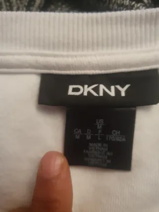 Sudadera DKNY con lentejuelas plateadas