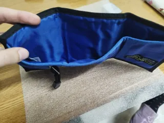 Cartera GURU GANG azul con flor