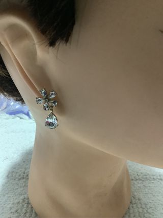 Orecchini fiore con goccia