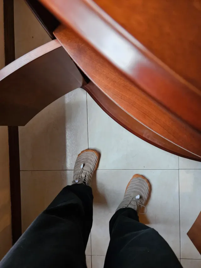 Mueble TV madera con puertas