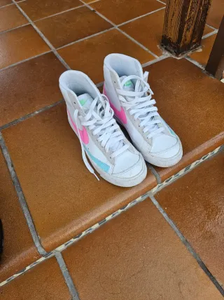 Nike Blazer Mid Blancas y Rosas