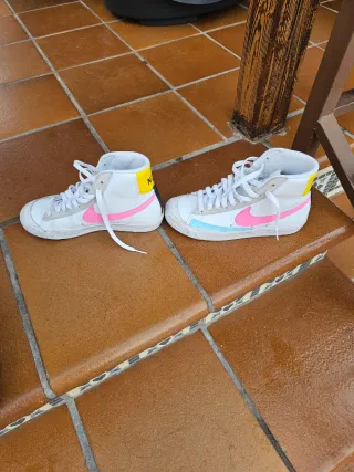 Nike Blazer Mid Blancas y Rosas