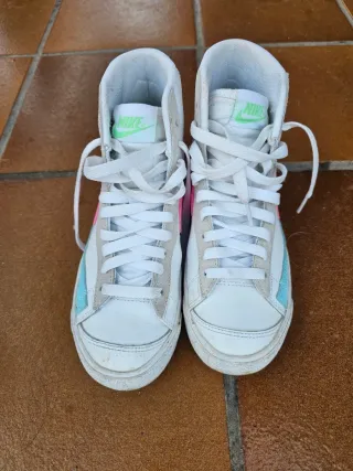 Nike Blazer Mid Blancas y Rosas